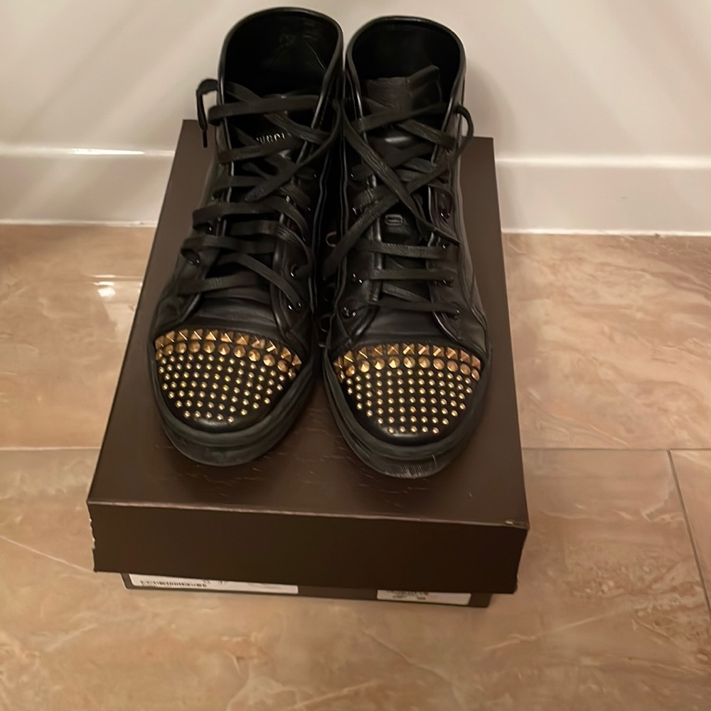 Authentic Gucci used leather sneakers